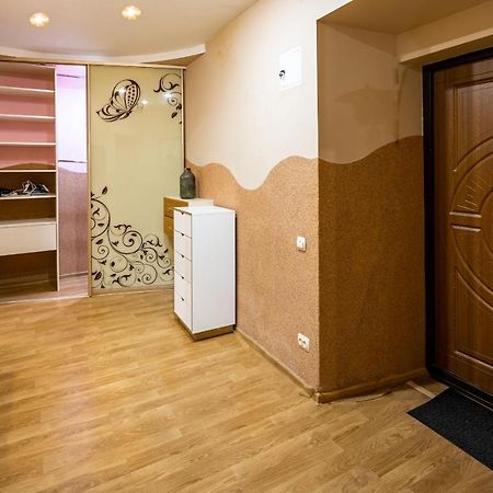 The Main Square! 2 Separated Bedrooms, Balcony Leópolis Exterior foto